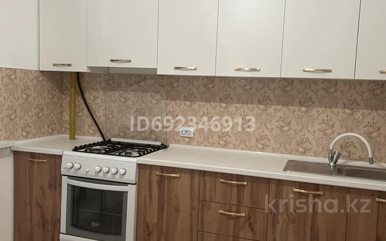 1-комнатная квартира · 48 м² · 3/12 этаж, мкр Шугыла 12 за 230 000 ₸ в Алматы, Наурызбайский р-н — фото 3