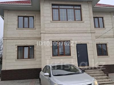 Жеке үй · 4 бөлме · 360 м², Баржыкбаева 15 — Новый апорт, бағасы: 120 000 ₸ в Туздыбастау (Калинино)