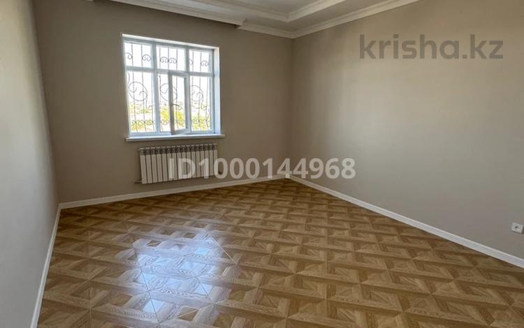 4-бөлмелі пәтер · 145 м² · 1/2 қабат, мкр Кайтпас 2 1, бағасы: 100 млн ₸ в Шымкенте, Абайский р-н — фото 9