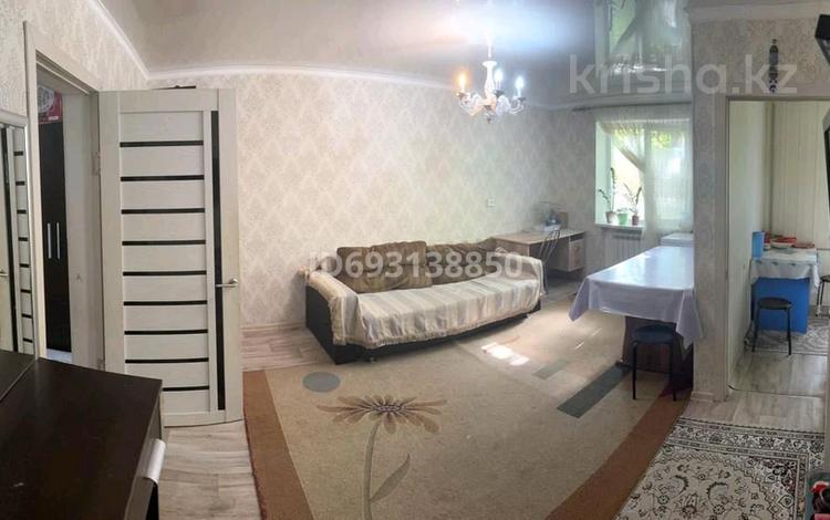 2-комнатная квартира, 45 м², 1/3 этаж, проезд Айбергенова 10 — Аскарова за 18 млн 〒 в Шымкенте, Аль-Фарабийский р-н — фото 2