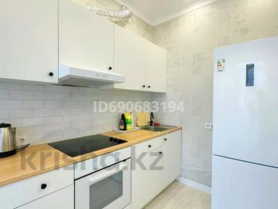 2-бөлмелі пәтер, 65 м², 6/9 қабат тәулік бойы, Туран 42 — Кардиология, Республиканский диагностический центр, центр материнства, бағасы: 15 990 〒 в Астане, Есильский р-н