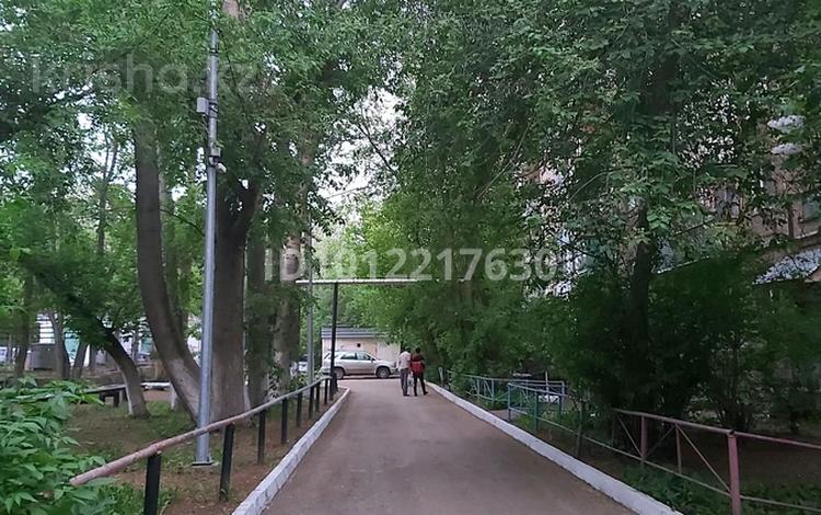 3-бөлмелі пәтер · 60 м² · 4/5 қабат, ул. Рыскулова 21, бағасы: 19.5 млн ₸ в Караганде — фото 2