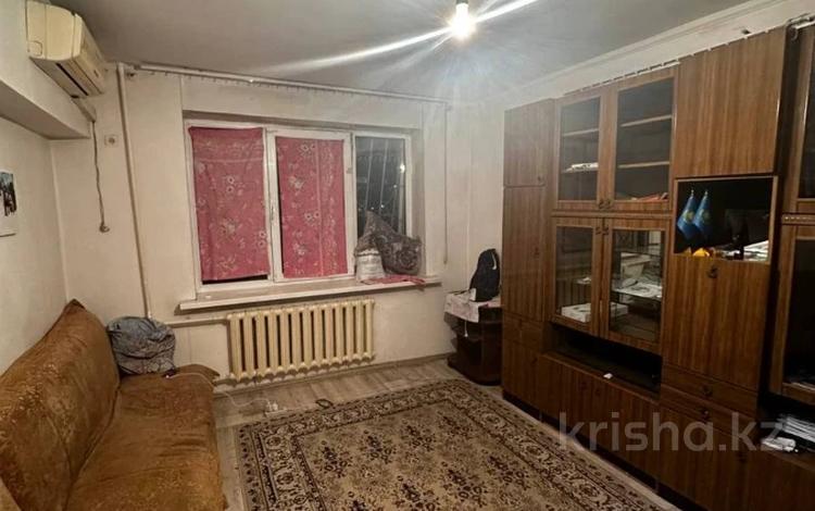 1-комнатная квартира, 38 м², 1/5 этаж, Райымбека — Петрова, СРОЧНО!!!