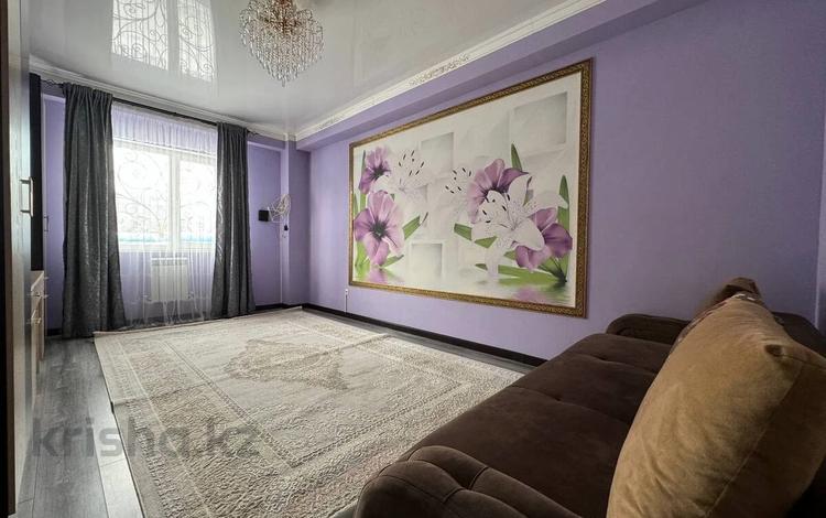 2-комнатная квартира, 55 м², 1/10 этаж, мкр Мамыр-3 17/1