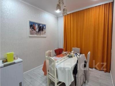 3-комнатная квартира · 79 м² · 1/6 этаж, Майкудук, Мкр Голубые пруды за 38.5 млн ₸ в Караганде, Алихана Бокейханова р-н
