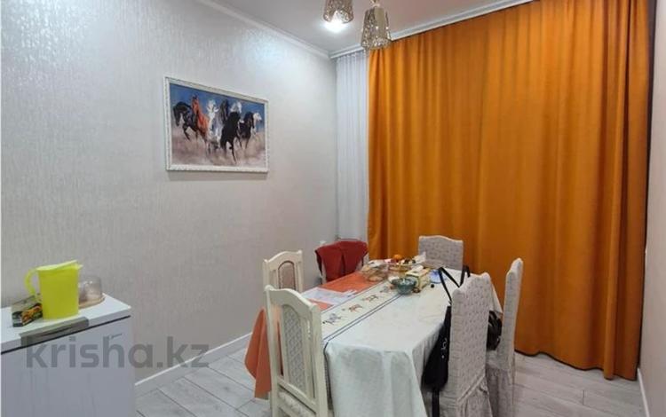 3-комнатная квартира · 79 м² · 1/6 этаж, Майкудук, Мкр Голубые пруды за 38.5 млн ₸ в Караганде, Алихана Бокейханова р-н — фото 8