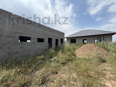 Отдельный дом · 4 комнаты · 120 м² · 8 сот., Круглоозерное 1 за 9.8 млн ₸ в Уральске