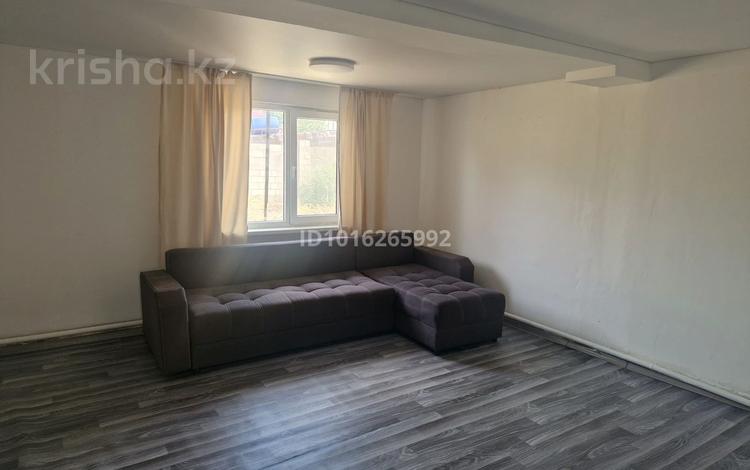Жеке үй · 2 бөлме · 50 м² · 6 жүзд., Октябрьская, бағасы: 200 000 ₸ в Конаеве — фото 2