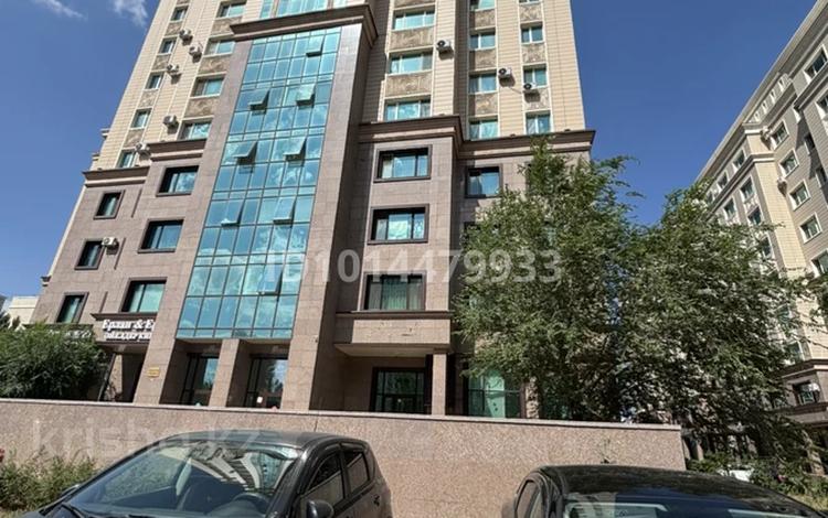 1-комнатная квартира · 49 м² · 9/12 этаж, Мангелик ел 26Б — Мангелик ел угол ул Керей Жанибек Хандар за 250 000 ₸ в Астане, Есильский р-н — фото 2