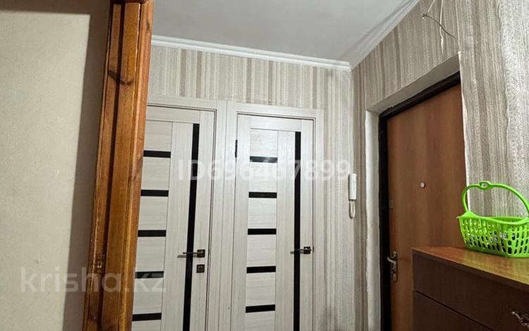 4-комнатная квартира · 61.3 м² · 1/5 этаж, мкр Юго-Восток, 28й микрорайон за 22 млн ₸ в Караганде, Казыбек би р-н — фото 2
