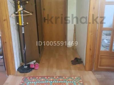 3-комнатная квартира · 60 м² · 2/5 этаж, Утепова — Напротив Роддома по ул.Утепова (КШТ) за 200 000 ₸ в Усть-Каменогорске