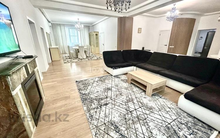 4-комнатная квартира · 205 м² · 11/16 этаж, мкр Самал-1 29 — Мендикулова Жолдосбекова за 75 000 ₸ в Алматы, Медеуский р-н — фото 2