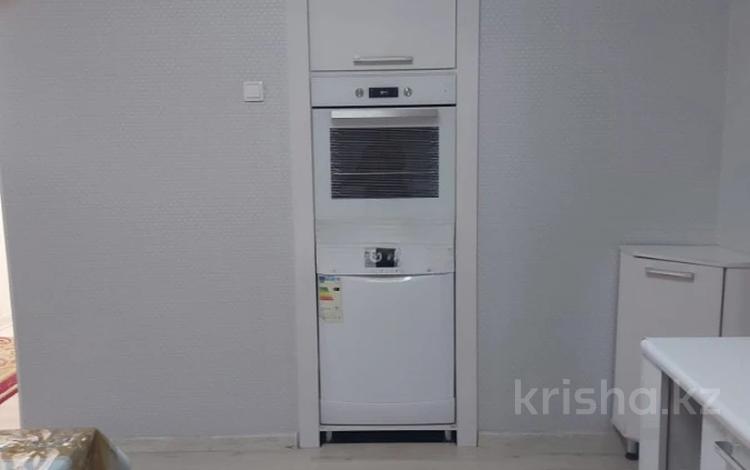 2-бөлмелі пәтер · 74 м² · 7/14 қабат, Шұғыла ш/а., Жуалы 19, бағасы: 31.5 млн ₸ в Алматы, Наурызбайский р-н — фото 2