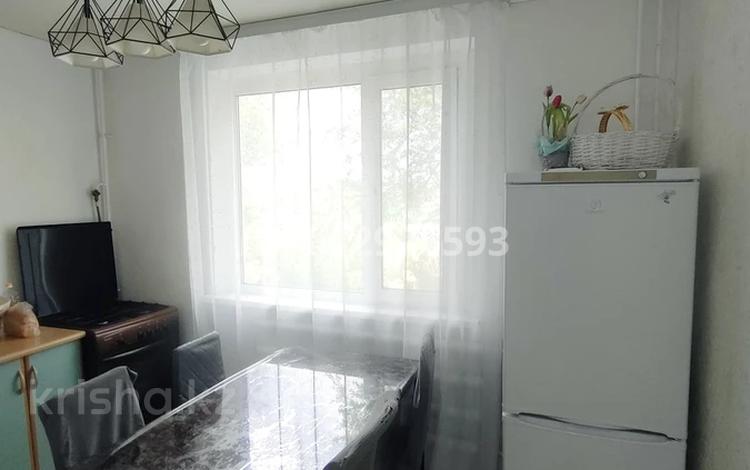 2-бөлмелі пәтер · 49 м² · 3/5 қабат, 10 мкр 11, бағасы: 17.5 млн ₸ в Аксае — фото 2