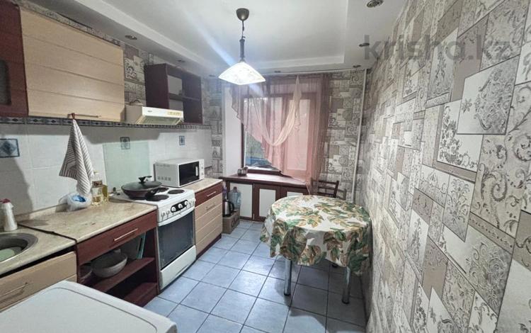 3-комнатная квартира · 63 м² · 2/9 этаж, мкр Юго-Восток, Гапеева 5 — Гапеева, Рыскулова, 30 микрорайон за 18.5 млн ₸ в Караганде, Казыбек би р-н — фото 2