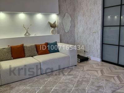 3-комнатная квартира · 81 м² · 6/7 этаж, мкр. Алтын орда, Молдагуловой — Капитал Плаза за 34 млн 〒 в Актобе