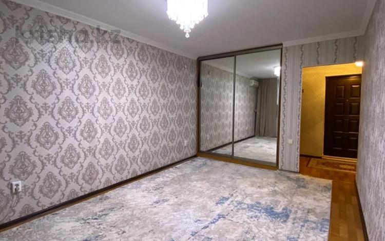 1-комнатная квартира, 42 м², 9/10 этаж, набережная 79а за 11.7 млн 〒 в Актобе — фото 2