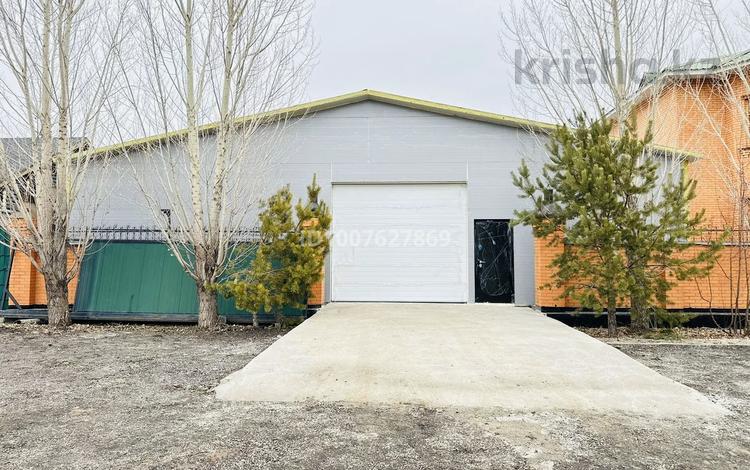 Свободное назначение, офисы, магазины и бутики, склады, азс, автосервисы и автомойки, бани, гостиницы и зоны отдыха, фитнес и спорт, медцентры и аптеки, образование, развлечения, конференц-залы, кабинеты и рабочие места, студии · 400 м² за 2.7 млн 〒 в Астане, Алматы р-н — фото 2