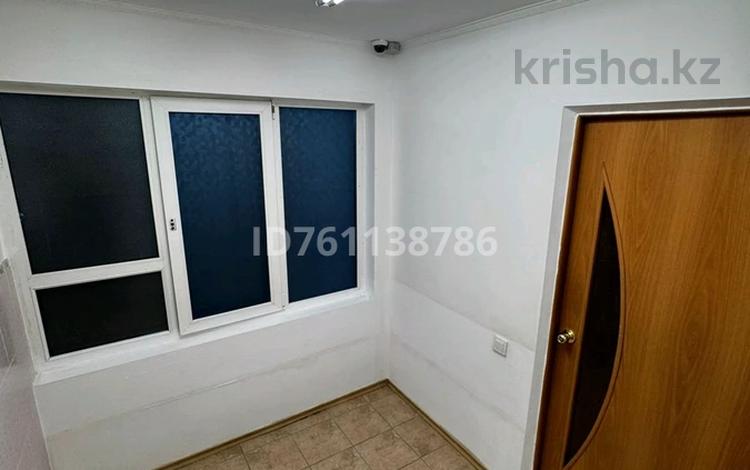 Магазины и бутики · 5 м² за 50 000 ₸ в Актобе, мкр 8 — фото 5