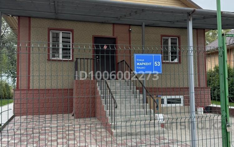 Отдельный дом · 9 комнат · 218.2 м² · 6 сот., Жаркент 53 за 47 млн 〒 в  — фото 2