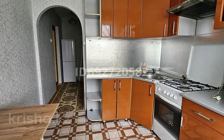 2-комнатная квартира, 48 м², 3/5 этаж помесячно, 8-й микрорайон, 8 микрорайон 16 — Солнечный