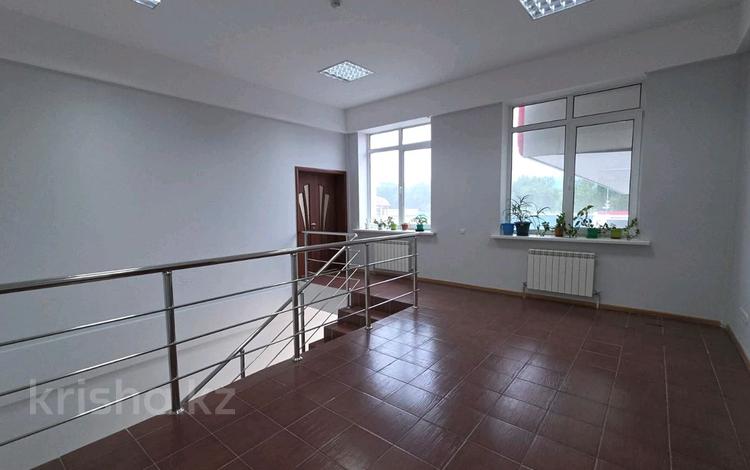 Офисы, магазины и бутики, склады, кабинеты и рабочие места, студии · 165 м² за 400 000 ₸ в  — фото 2