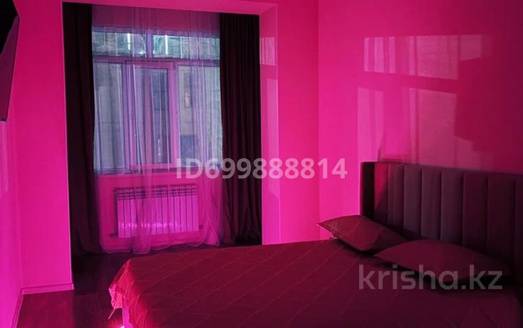 1-бөлмелі пәтер · 50 м² · 1/7 қабат, 17-ш/а., бағасы: 10 000 ₸ в Актау, 17-й мкр — фото 2