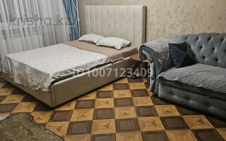 1-бөлмелі пәтер · 42 м² · 3/9 қабат, Панфилова 85, бағасы: 300 000 〒 в Алматы, Алмалинский р-н — фото 2