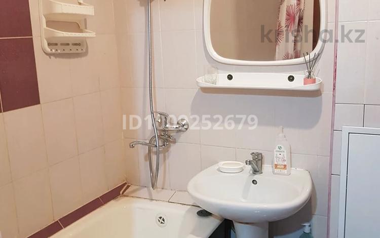 1-комнатная квартира · 35 м² · 4/5 этаж, мкр Самал-3 246 — проспект Назарбаева и Кажи Мукана за 270 000 ₸ в Алматы, Медеуский р-н — фото 2