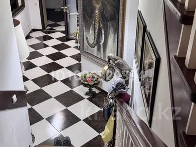 Дом · 9 комнат · 250 м², мкр Коктобе — Есенберлина 221 б за 2.8 млн 〒 в Алматы, Медеуский р-н