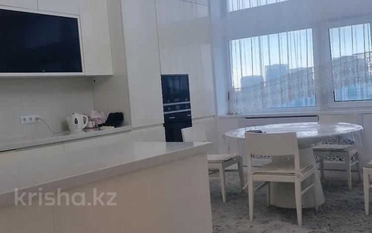 3-комнатная квартира · 110 м² · 15/22 этаж, Динмухаммед Кунаев 12 за 76.5 млн ₸ в Астане, Есильский р-н — фото 2