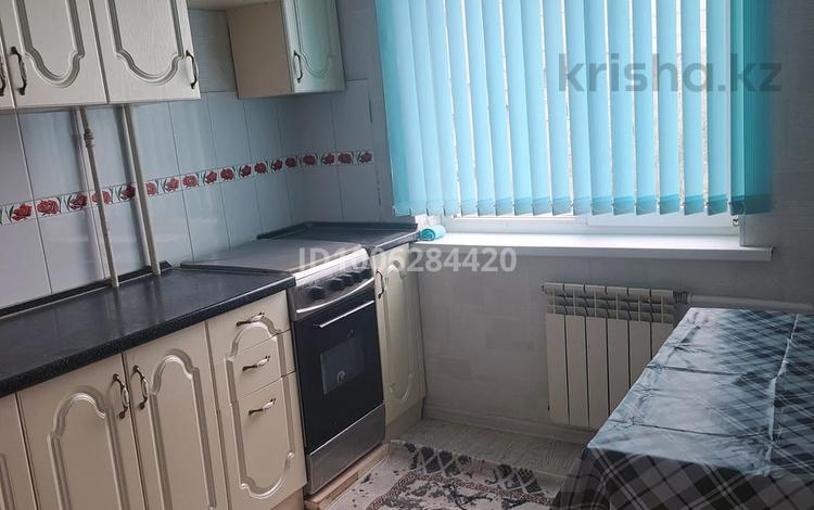 2-комнатная квартира · 50 м² · 4/5 этаж, мкр 8 за 150 000 ₸ в Актобе — фото 2