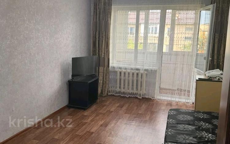 1-комнатная квартира · 33 м² · 5/5 этаж, Мкр 4 26 за 140 000 ₸ в Конаеве — фото 2