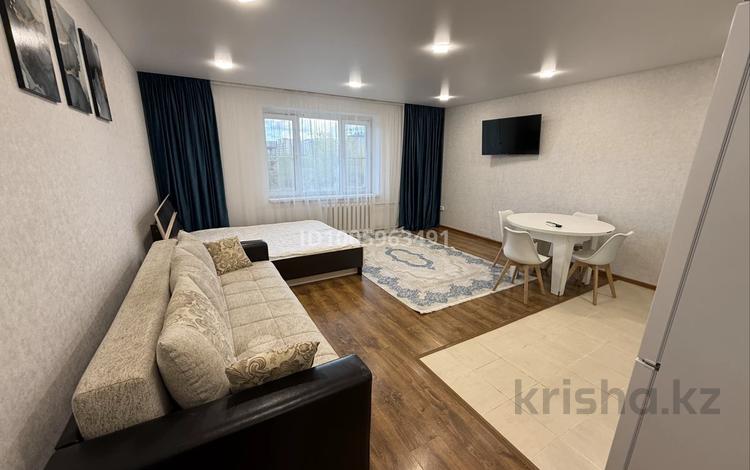 1-бөлмелі пәтер · 43 м² · 1/9 қабат, Казыбек би 7/1, бағасы: 180 000 ₸ в Усть-Каменогорске — фото 2