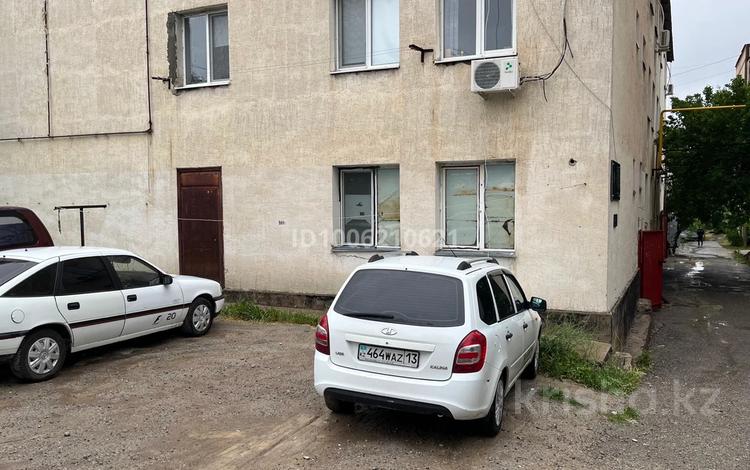 Свободное назначение, офисы, магазины и бутики, склады, общепит, салоны красоты, медцентры и аптеки, образование, развлечения · 46 м² за 17 млн 〒 в Шымкенте, Аль-Фарабийский р-н — фото 2