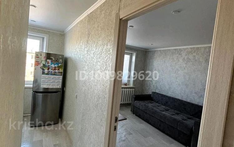 2-бөлмелі пәтер · 44 м² · 5/5 қабат, Ауезова — Пересечение улиц Абая-Ауэзова, бағасы: 13.5 млн ₸ в Экибастузе — фото 3