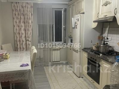 2-комнатная квартира · 74 м² · 5/9 этаж, мкр 12 51 — Квартира находиться в самом центре города имееться стиралка,холодильник,пылесос за 220 000 ₸ в Актобе