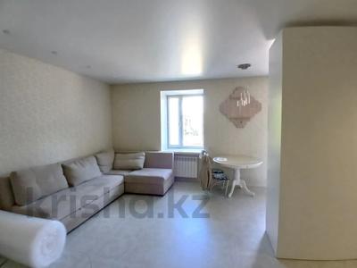4-бөлмелі пәтер · 90 м² · 2/2 қабат, Жаңа қала ш/а., Ермекова, бағасы: 46 млн ₸ в Караганде, Казыбек би р-н