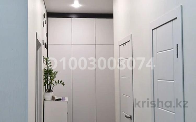 2-комнатная квартира · 55 м² · 11/19 этаж, мкр Юго-Восток, Шахтеров 52б — Старая Корзина за 28 млн 〒 в Караганде, Казыбек би р-н — фото 2