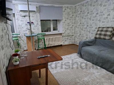 2-комнатная квартира · 50 м² · 5/5 этаж, Площадь Абая за 10 000 ₸ в Семее