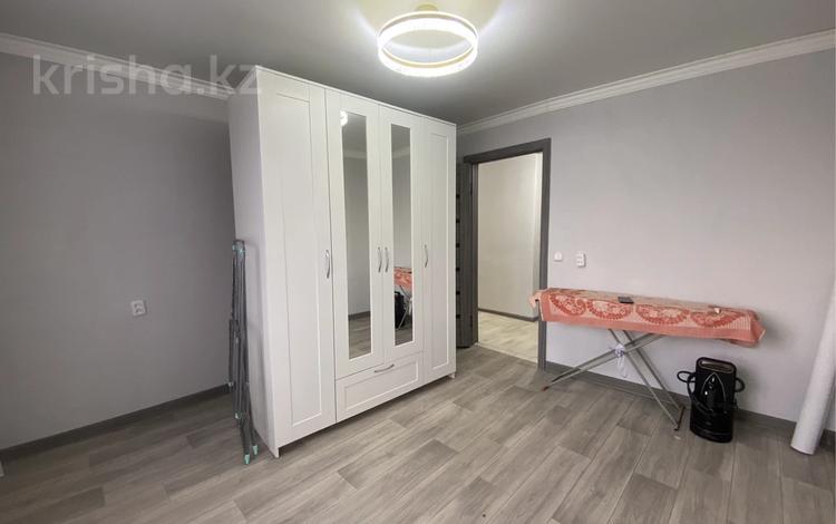 3-комнатная квартира · 62 м² · 8/9 этаж, Майкудук, мкр Восток-3 за 18.5 млн ₸ в Караганде, Алихана Бокейханова р-н — фото 2