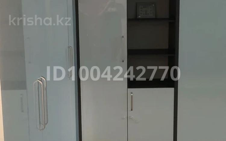 1-бөлмелі пәтер · 40 м² · 1/5 қабат, мкр Казахфильм 8, бағасы: 230 000 ₸ в Алматы, Бостандыкский р-н — фото 2