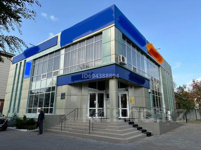 Продажа коммерческой недвижимости в Костанайской обл.: Офисы · 860 м² за 450 млн 〒 Офисы · 860 м² за 450 млн 〒 в Костанае, 1-й микрорайон