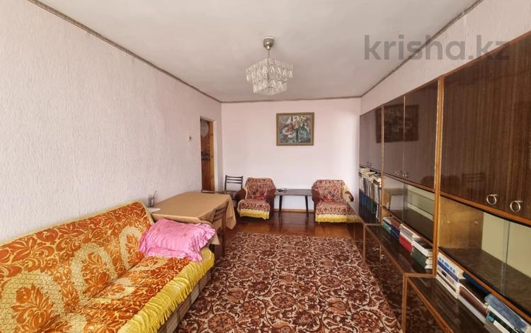 3-комнатная квартира, 62 м², 5/5 этаж, Казахстанская за 7.5 млн 〒 в Шахтинске — фото 2