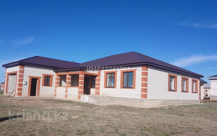 5-бөлмелі пәтер · 220 м² · 1/1 қабат, мкр Сулутор, Сұлутөр ш/а., бағасы: 30 млн ₸ в Актобе — фото 2