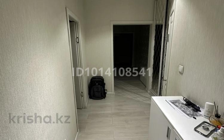 3-бөлмелі пәтер · 100 м² · 8/9 қабат, Ақсай-3Б ш/а., Мкр «Аксай-3б» 30а — Толеби на против Карсити, бағасы: 450 000 ₸ в Алматы, Ауэзовский р-н — фото 2