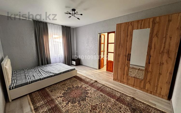 1-бөлмелі пәтер · 37 м² · 1/1 қабат, мкр Улжан-1, Балқұдық 42, бағасы: 180 000 〒 в Алматы, Алатауский р-н — фото 2