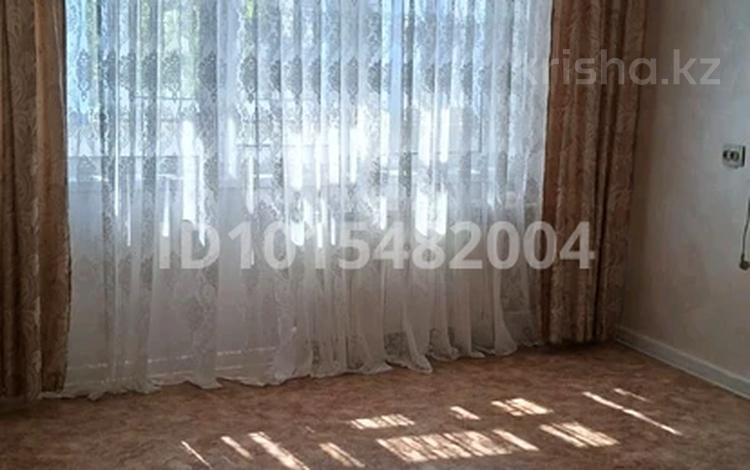 1-комнатная квартира · 35 м² · 2/5 этаж, мкр 8 — За ТД "Алтай" за 120 000 ₸ в Актобе — фото 2