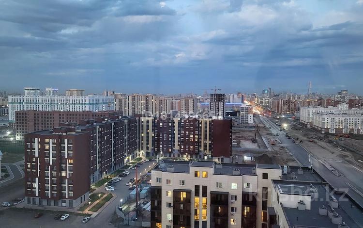 2-комнатная квартира · 48 м² · 16/16 этаж, Кайым Мухамедханов 49/1 за 300 000 ₸ в Астане, Нура р-н — фото 2