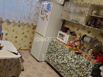 3-бөлмелі пәтер · 72 м² · 1/5 қабат, Нуркена Абдирова 10 — Рядом с Казахской школы, бағасы: 12 млн ₸ в Топаре